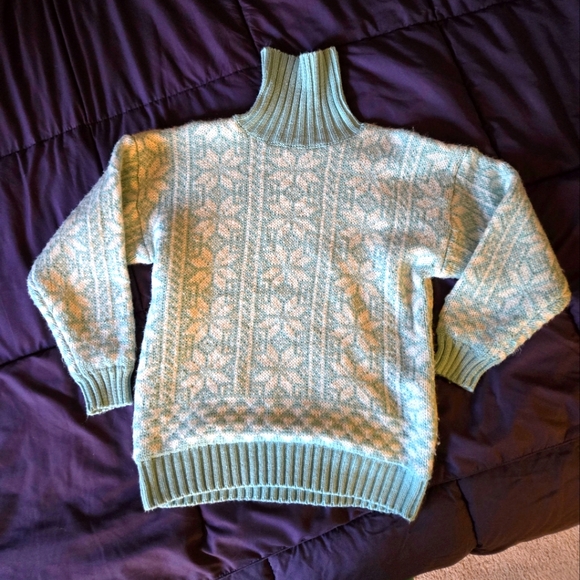 Fabe Cozy Turtleneck Sweater - Picture 2 of 5